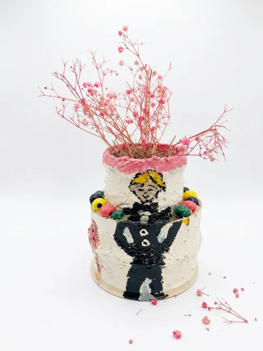 Bride and groom cake vessel