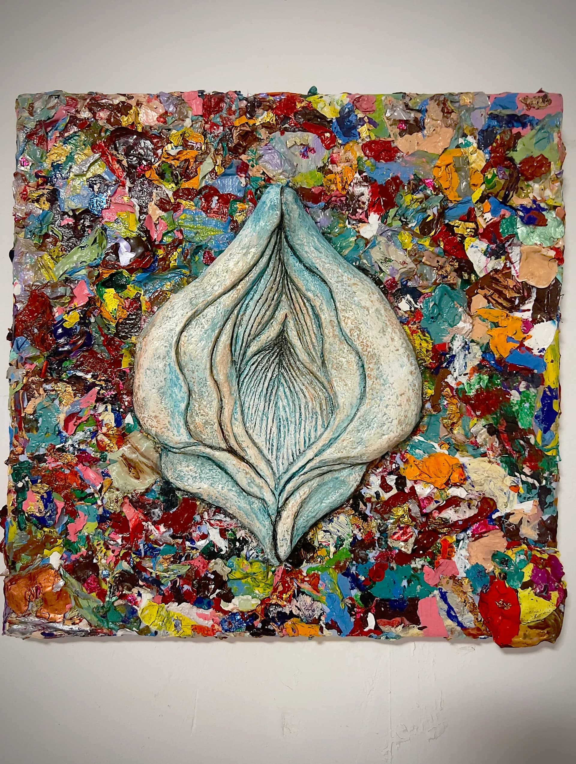 Bloom Under Fire - פרח תחת אש