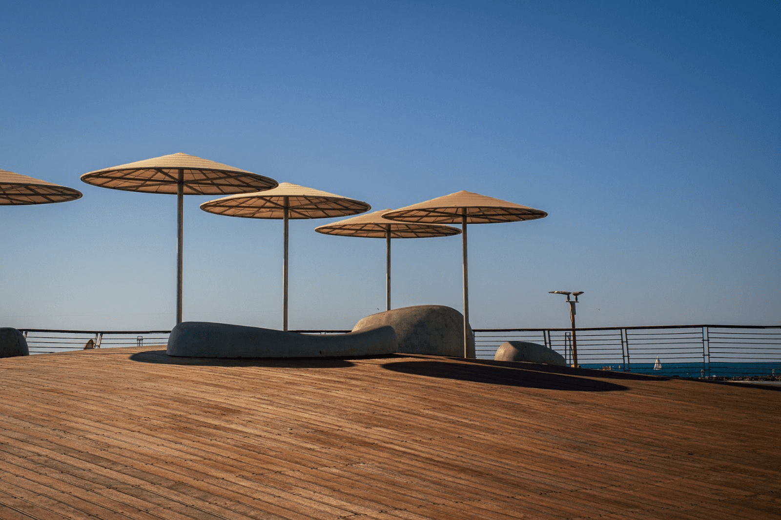 Promenade in Stillness