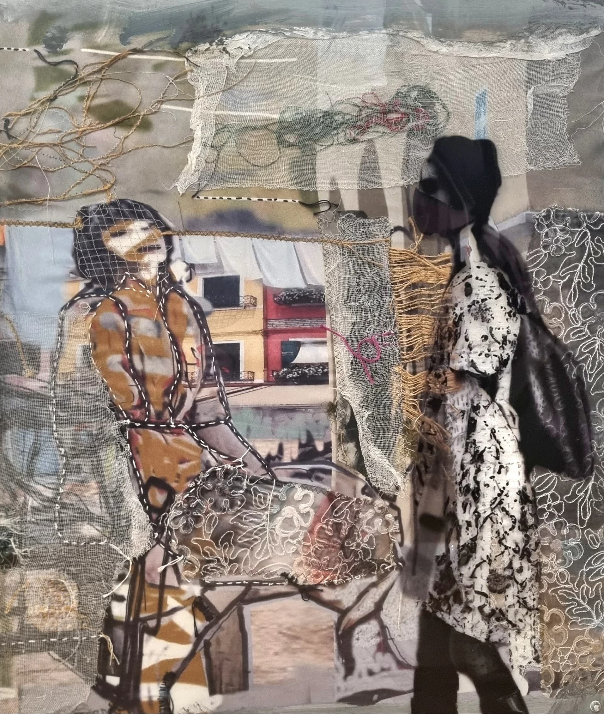 בשכונה שוקקת חיים
