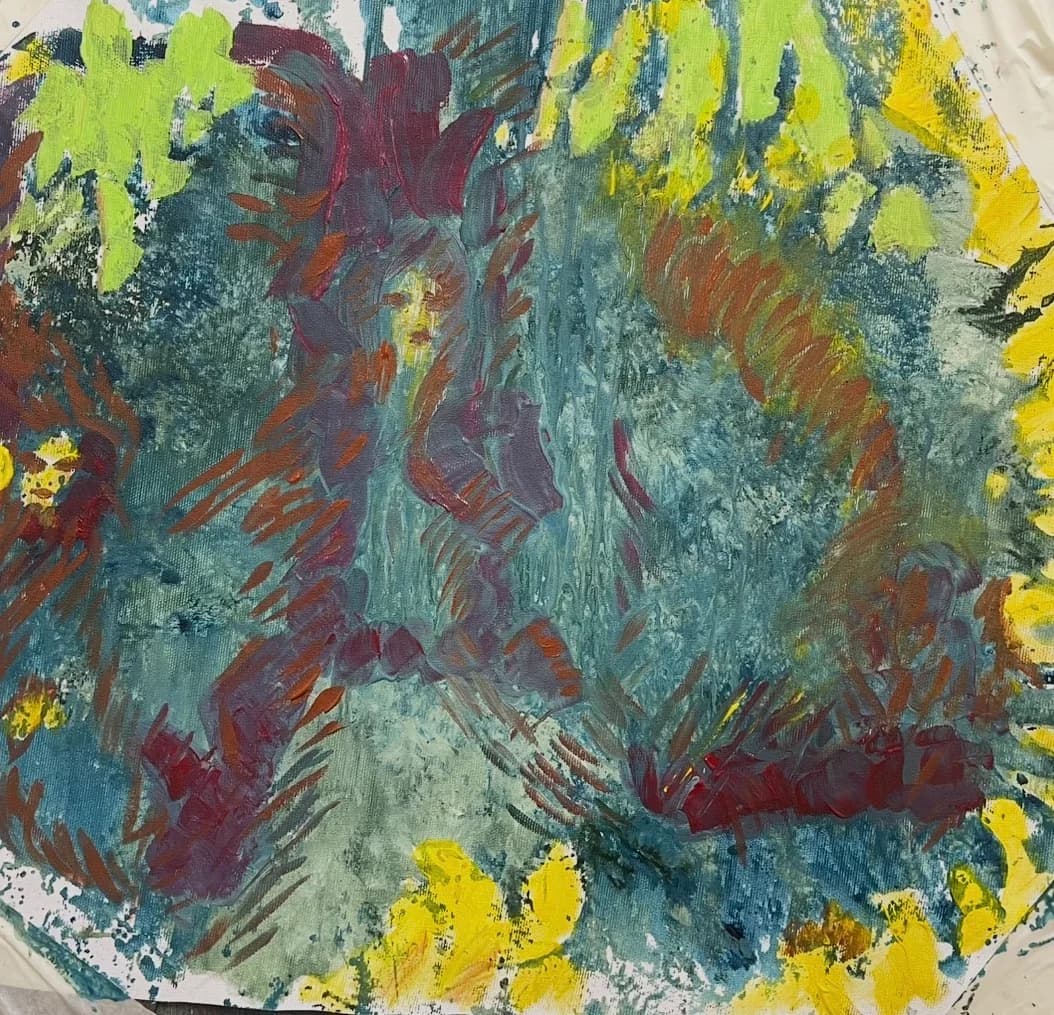 דמות נסתרת בפריחה