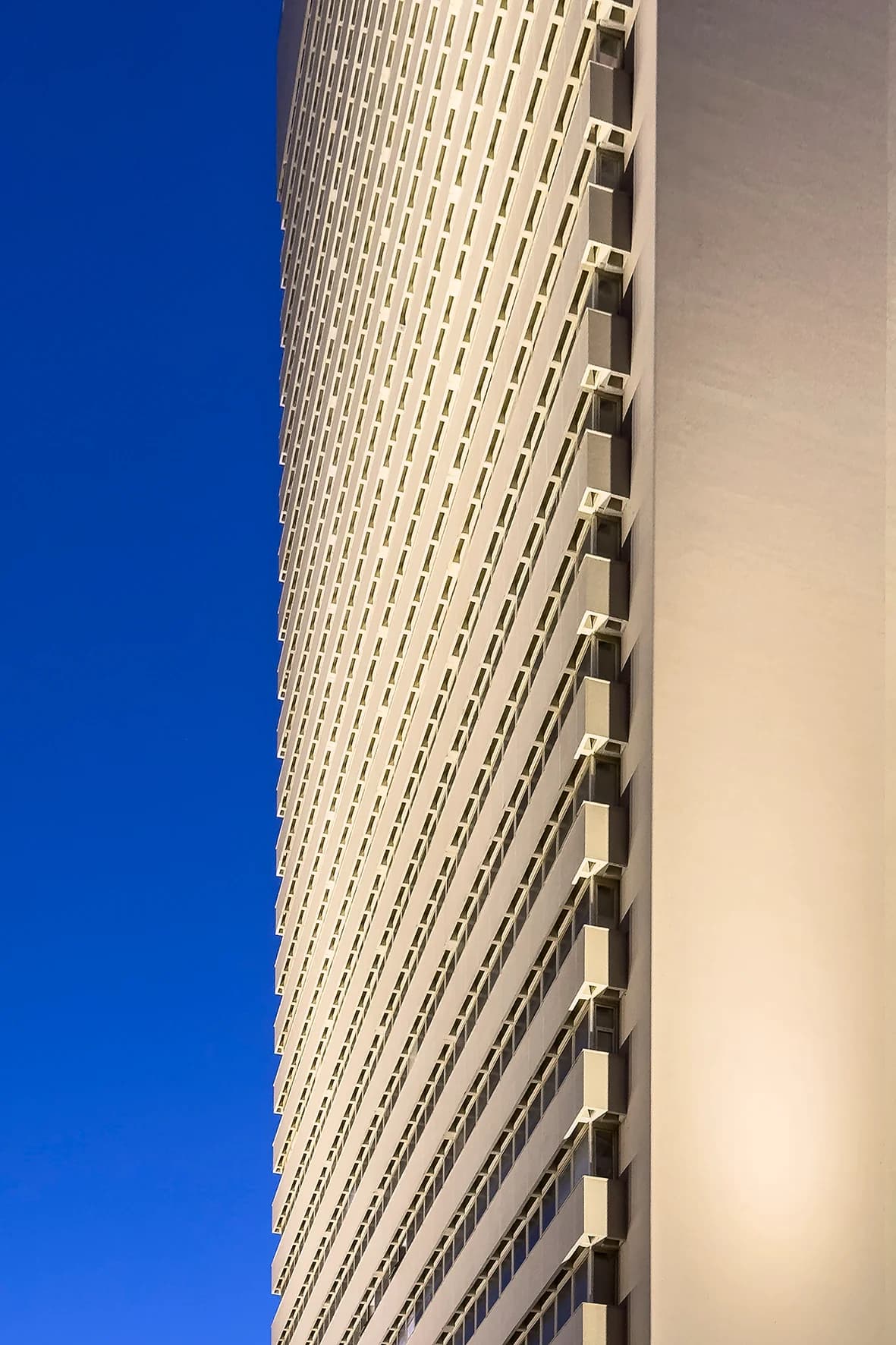 Shalom Tower, Tel Aviv