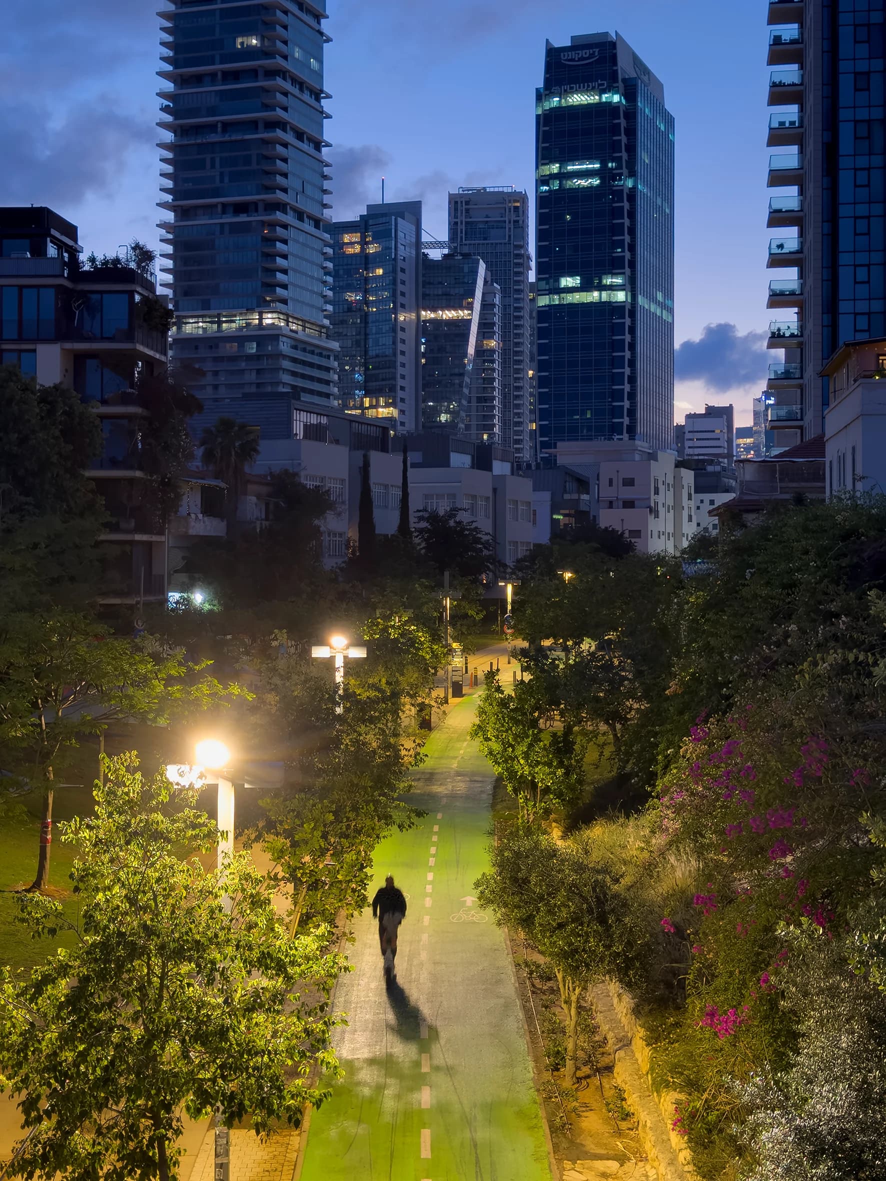 Park HaMesila, Tel Aviv at sunrise